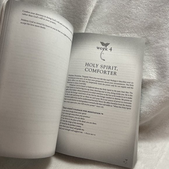 The One Year Book of Hope (One Year Books) - Paperback By Guthrie, Nancy - GOOD - Picture 8 of 8